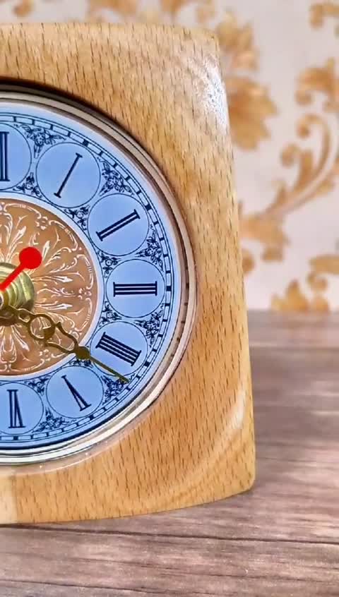 ساعت رومیزی چوبی مناسب هدیه یا دکوری