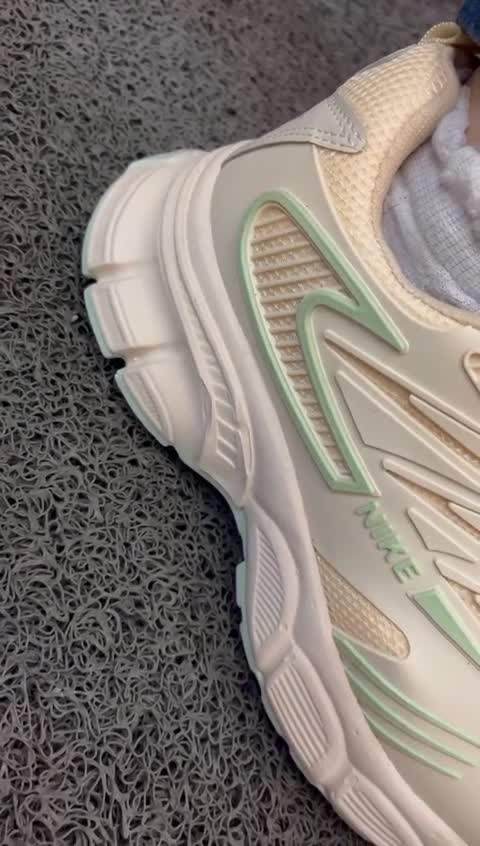 کتونی نایک کرم مشکی سفید لژدار دخترانه زنانه کفش ونس نایکی NIKE لژ دار کرمی طبی سبک راحتی چرم بندی اسپورت اسپرت51 