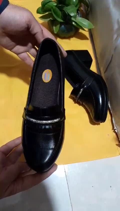 کفش زنانه پاشنه دار راحت و زیبا کفش راحتی