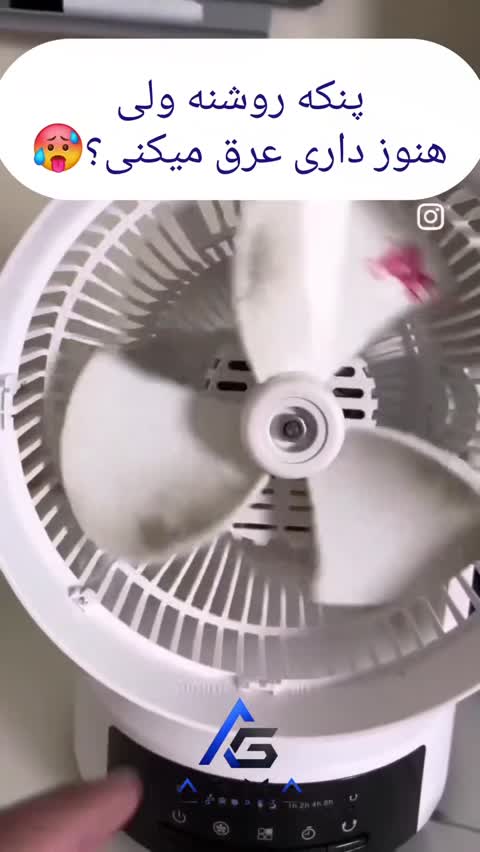 پنکه شارژی مدل مه پاش LED دار YT M 2052 ظرفیت 3600 میلی آمپر ساعت