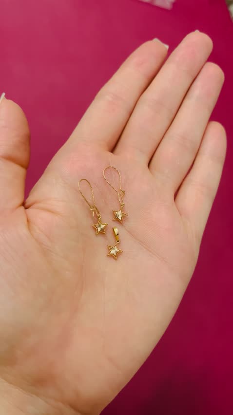 گوشواره طلا ستاره دخترانه 18عیار وزن 500 سوت