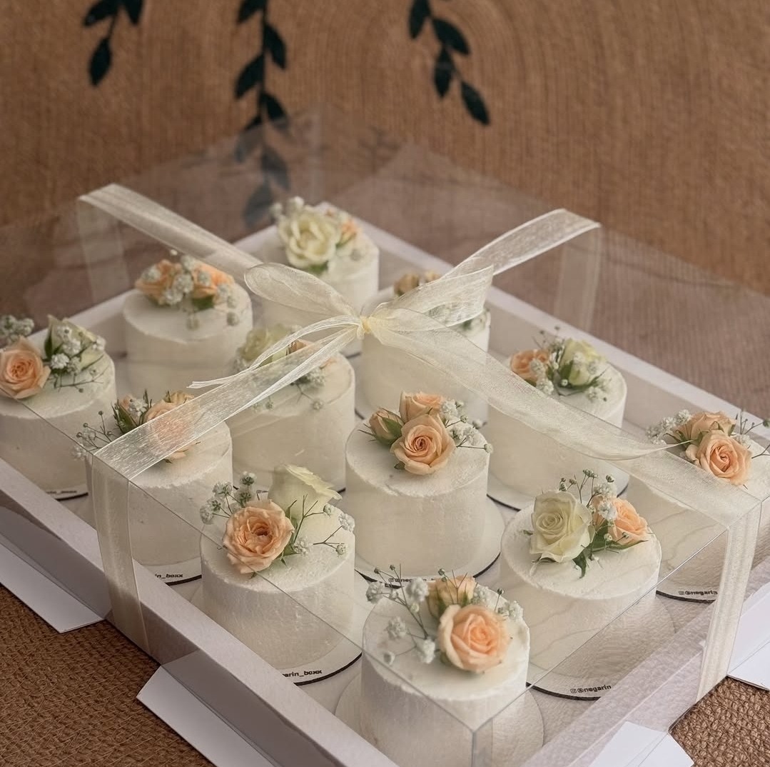 باکس خواستگاری مناسب 12عدد مینی کیک عمده(پس کرایه)