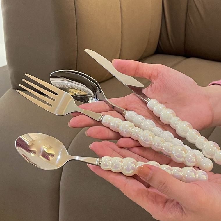 قاشق و چنگال مرواریدی
