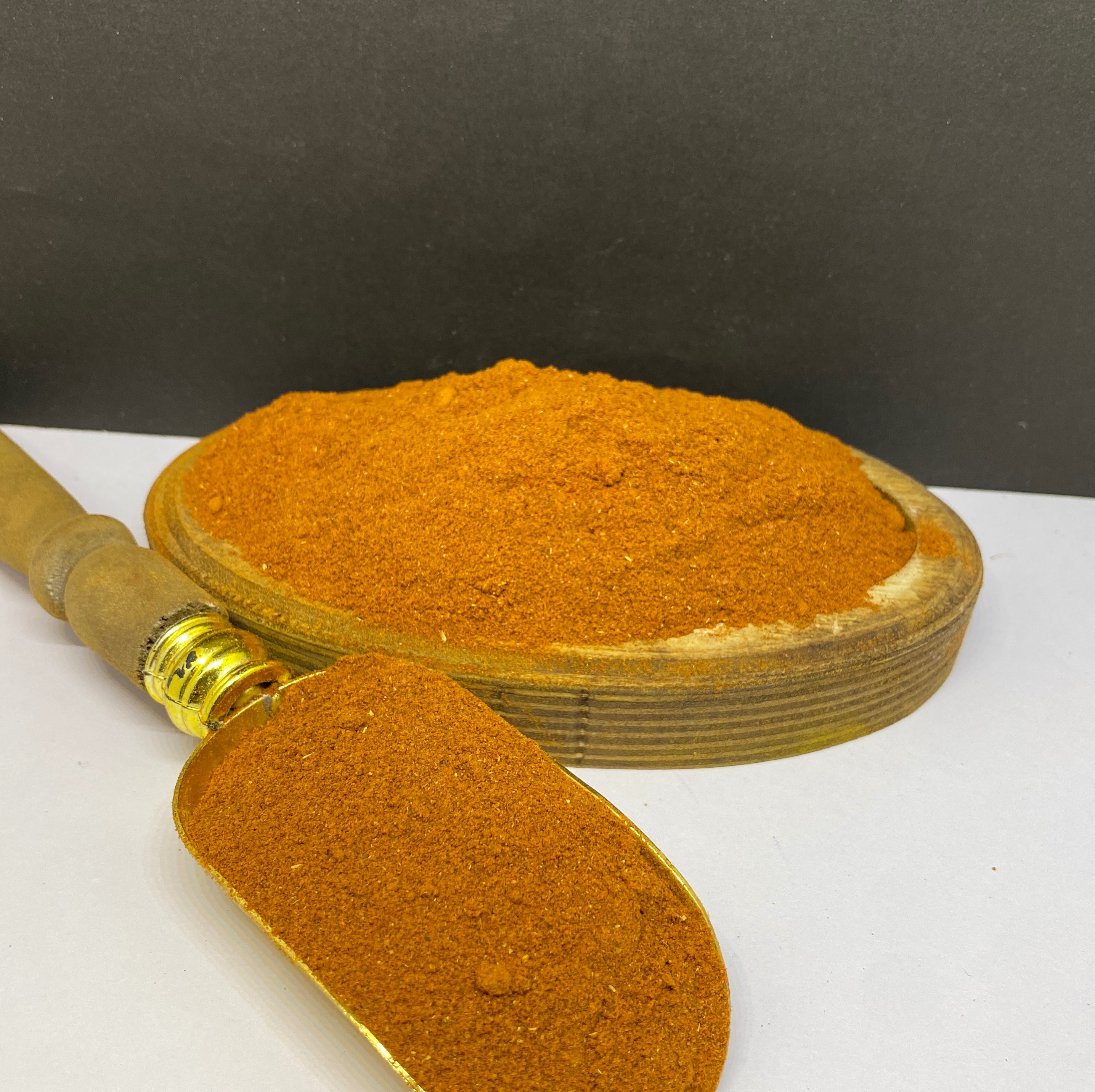 ادویه بندری معطرو گرم ونسبتا تنده برای غذاهای جنوبی 