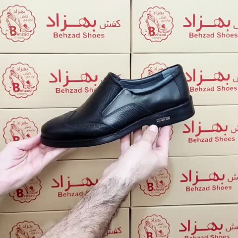 کفش تمام چرم طبیعی گاوی مردانه سایز 40 تا 45 رنگ مشکی کفی طبی زیره پیو لژ سه سانتی بغل کش آستری چرم میشن راحت سبک