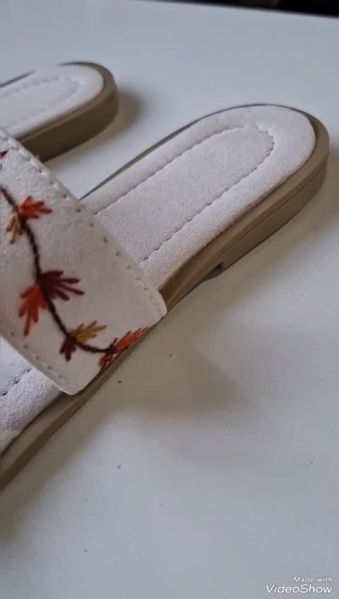 صندل گلدوزی شده با دست دو رکاب رنگ کرم سایز 39