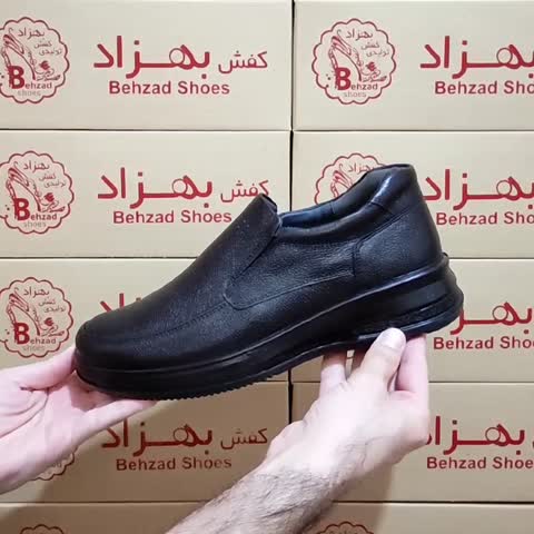 کفش تمام چرم طبیعی گاوی مردانه سایز بزرگ پا 41 تا 48 رنگ مشکی زیره پیو تزریق کفی طبی لژ 4 سانتی آستری چرم میشن سبک راحت