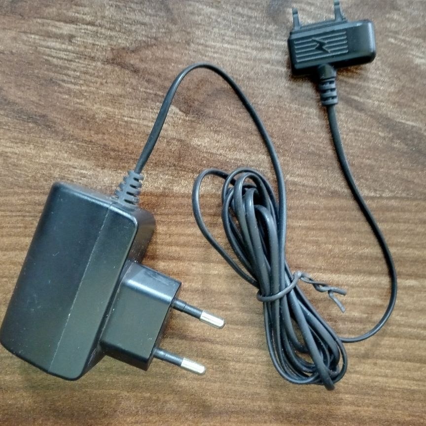 شارژر اصلی سونی اریکسون Sony Ericsson W810