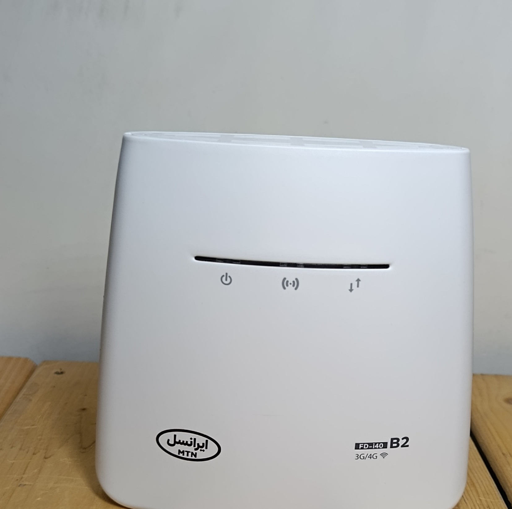 مودم رومیزی سیمکارتی ایرانسل مدل FD-i40 B2 فورجی