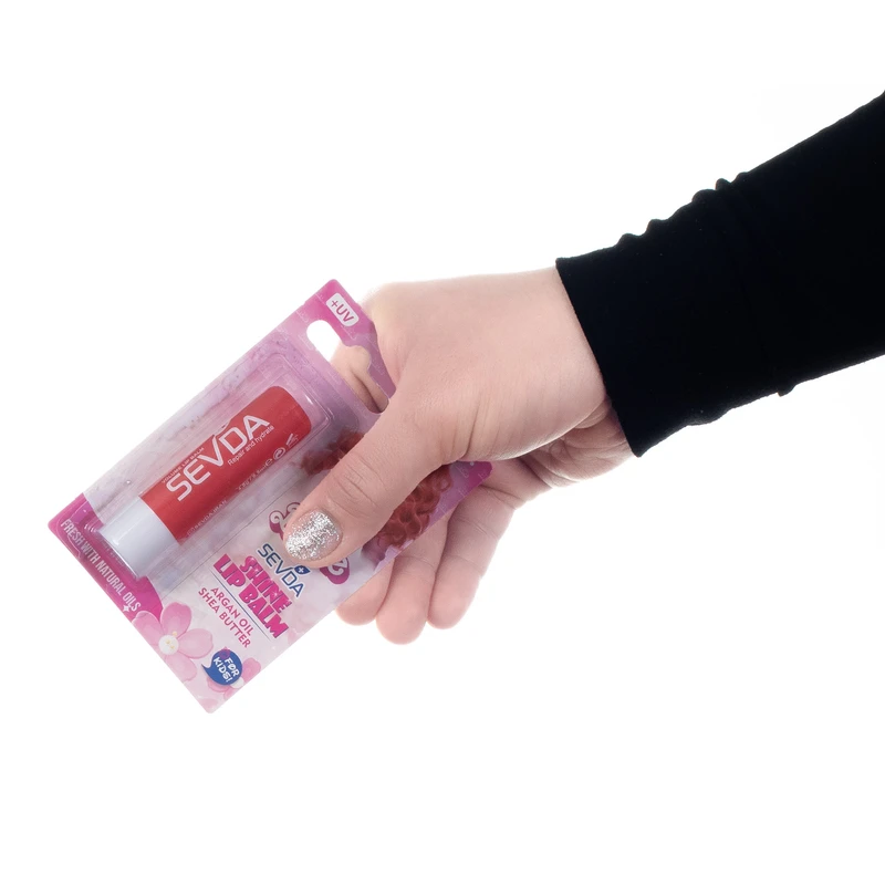 بالم لب کودک سودا مدل گیلاس و توت فرنگی حجم 4.8 میلیلیتر، حاوی روغن کرچک، موم زنبور عسل و کاندیلا واکس، بدون پارابن، مر