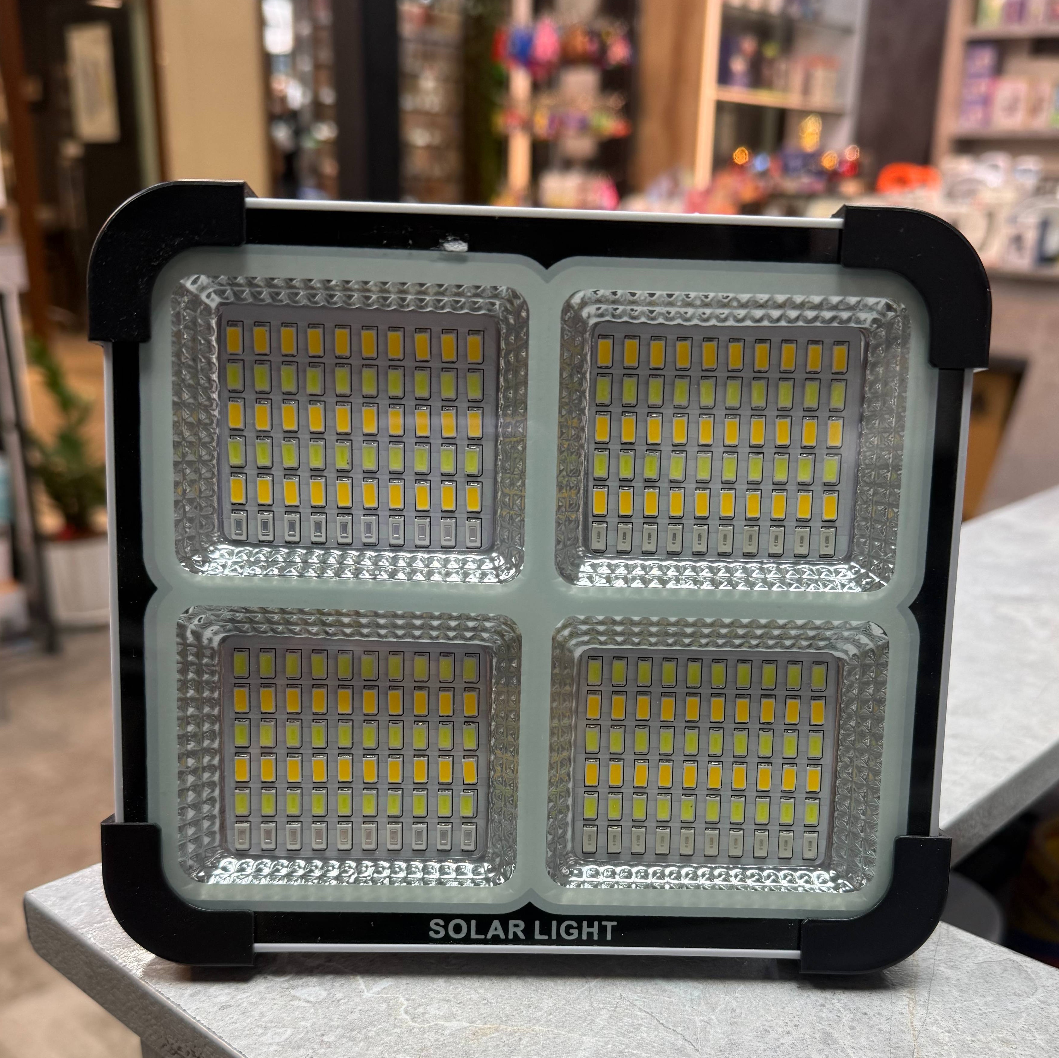 پروژکتور خورشیدی LED چهار خانه (پرژکتور سولار فضای باز و خیابانی)