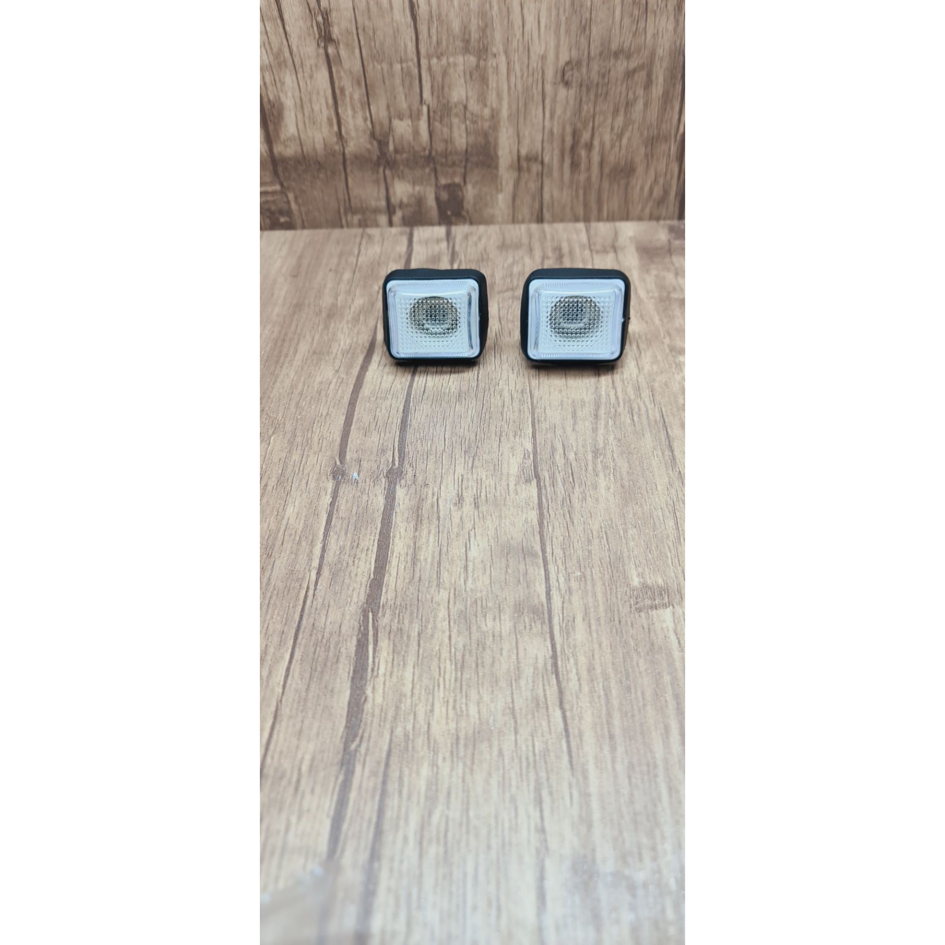 چراغ راهنمای بغل گلگیرپژو 405 فابریک سفید بسته 2 عددی