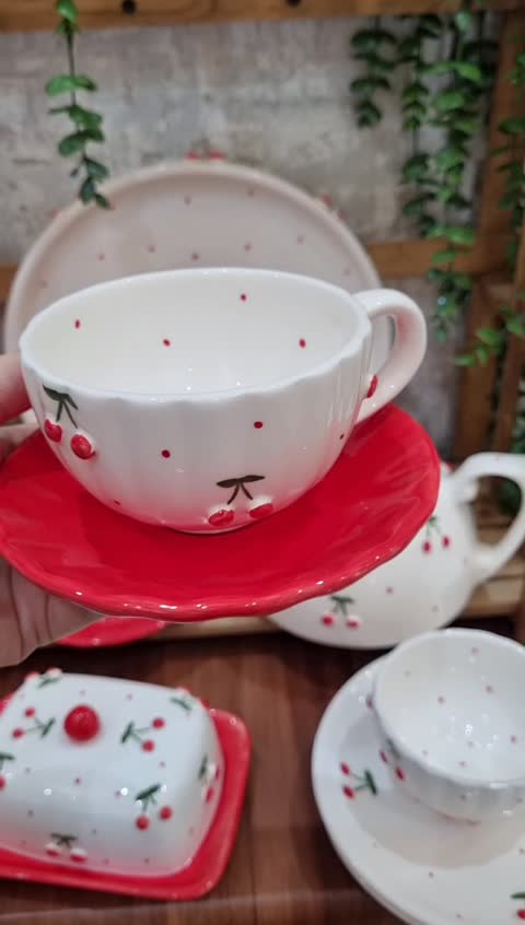 فنجان و نعلبکی گیلاس برجسته سرامیکی 