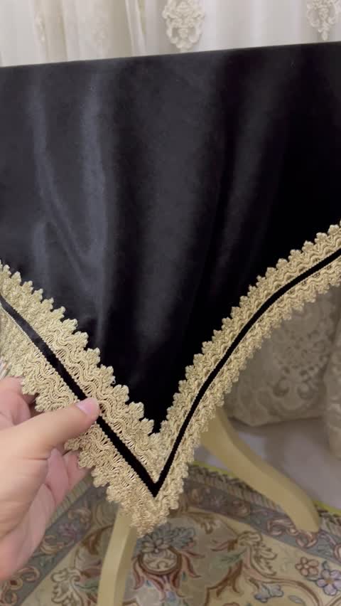رومیزی مشکی مخمل مشکی رنگ سایز 1*1 متر