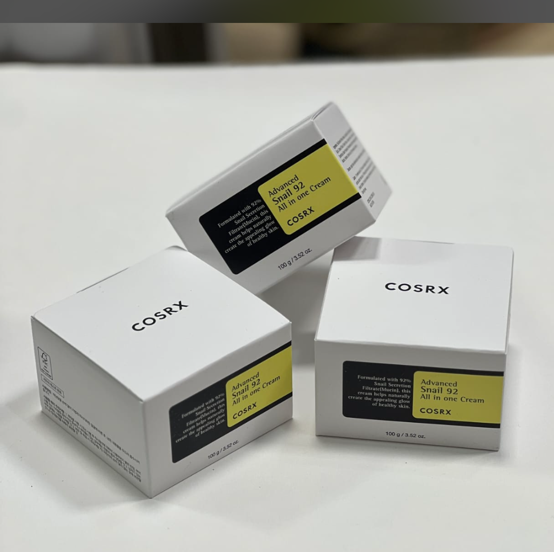 کرم آبرسان و مرطوب کننده چندمنظوره کوزارکس حلزون مدل Advanced Snail 92 All in One Cream