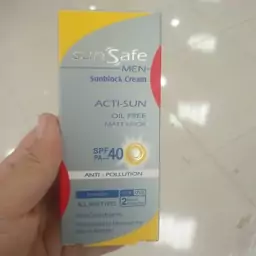 کرم ضد افتاب spf40اقایان سان سیف حجم50 گرم...