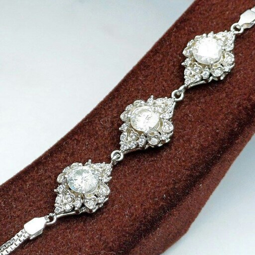دستبند نقره زنانه جواهری سه نگینه موزانایت اصلی(الماس روسی)