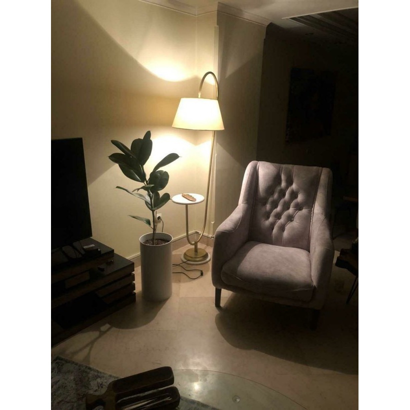 اباژور کنار سالنی مدرن R179