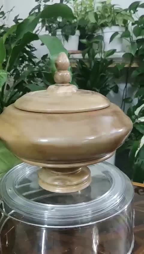 شکلات خوری چوبی درب دار و پایه دار کد 289