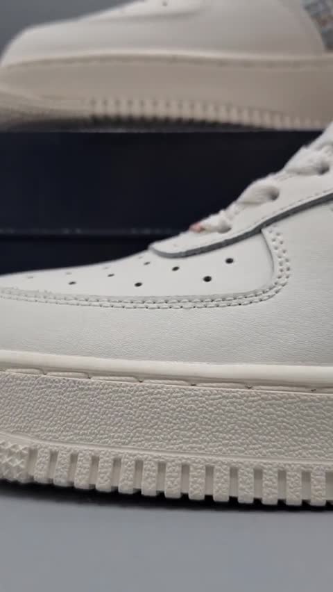 کفش مخصوص پیاده روی مردانه نایکی مدل 12138-Air Force 107 LX