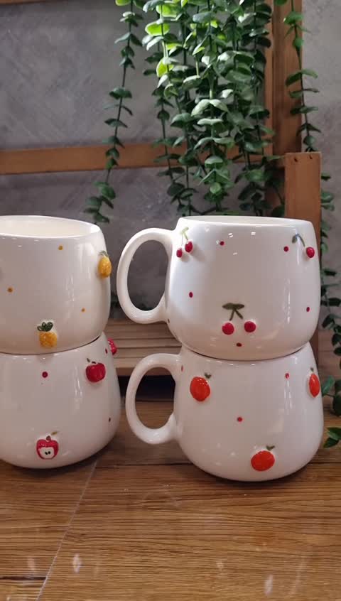 ماگ با میوه برجسته سرامیکی