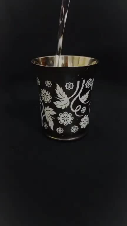 لیوان جادویی
