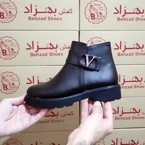 پوتین زمستانی دخترانه زنانه سایز  37 تا 40 رنگ مشکی بغل زیپ زیره پیو لژ چهار سانتی رویه چرم صنعتی سبک  راحت