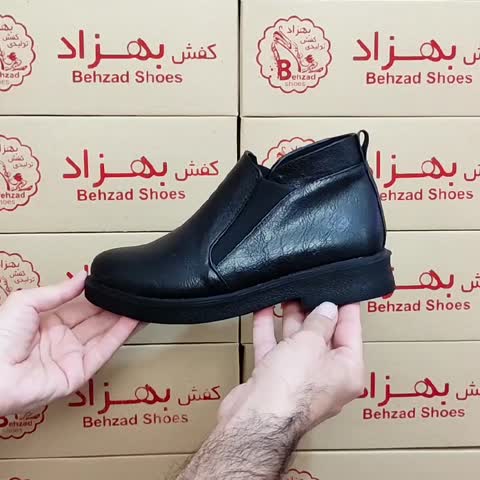 کفش زمستانی دخترانه زنانه سایز 37 تا 40 کفی طبی رنگ مشکی بغل کش زیره پیو لژ سه سانتی رویه چرم صنعتی