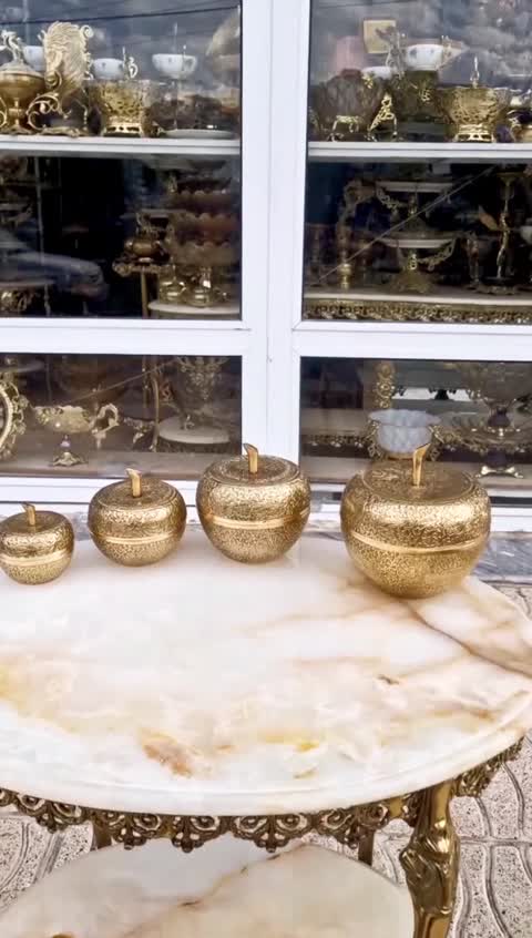 ست شکلات خوری برنجی و آجیل خوری برنجی هندی مدل سیب با طرح طاووس ظروف پذیرایی ظروف برنجی