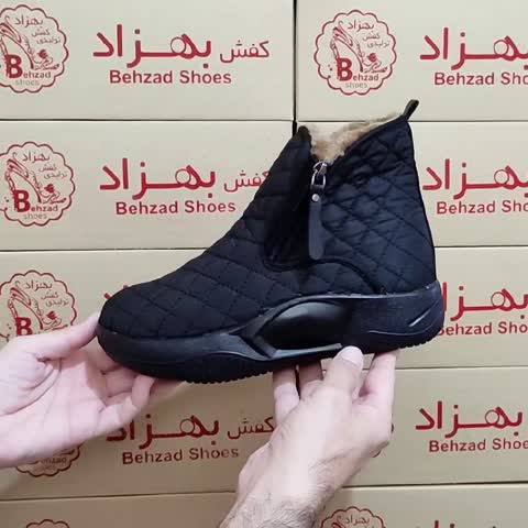 پوتین زمستانی کاپشنی خز دار زنانه کفی طبی سایز 37 تا 40 رنگ مشکی بغل زیپ زیره پیو لژ سه و نیم سانتی رویه پارچه کاپشنی