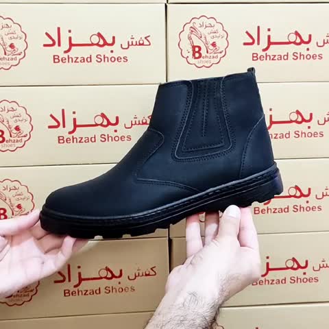 پوتین مردانه پسرانه بغل کش دور دوخت سایز 40 تا 45 رنگ مشکی زیره پیو لژ سه و نیم سانتی رویه چرم صنعتی