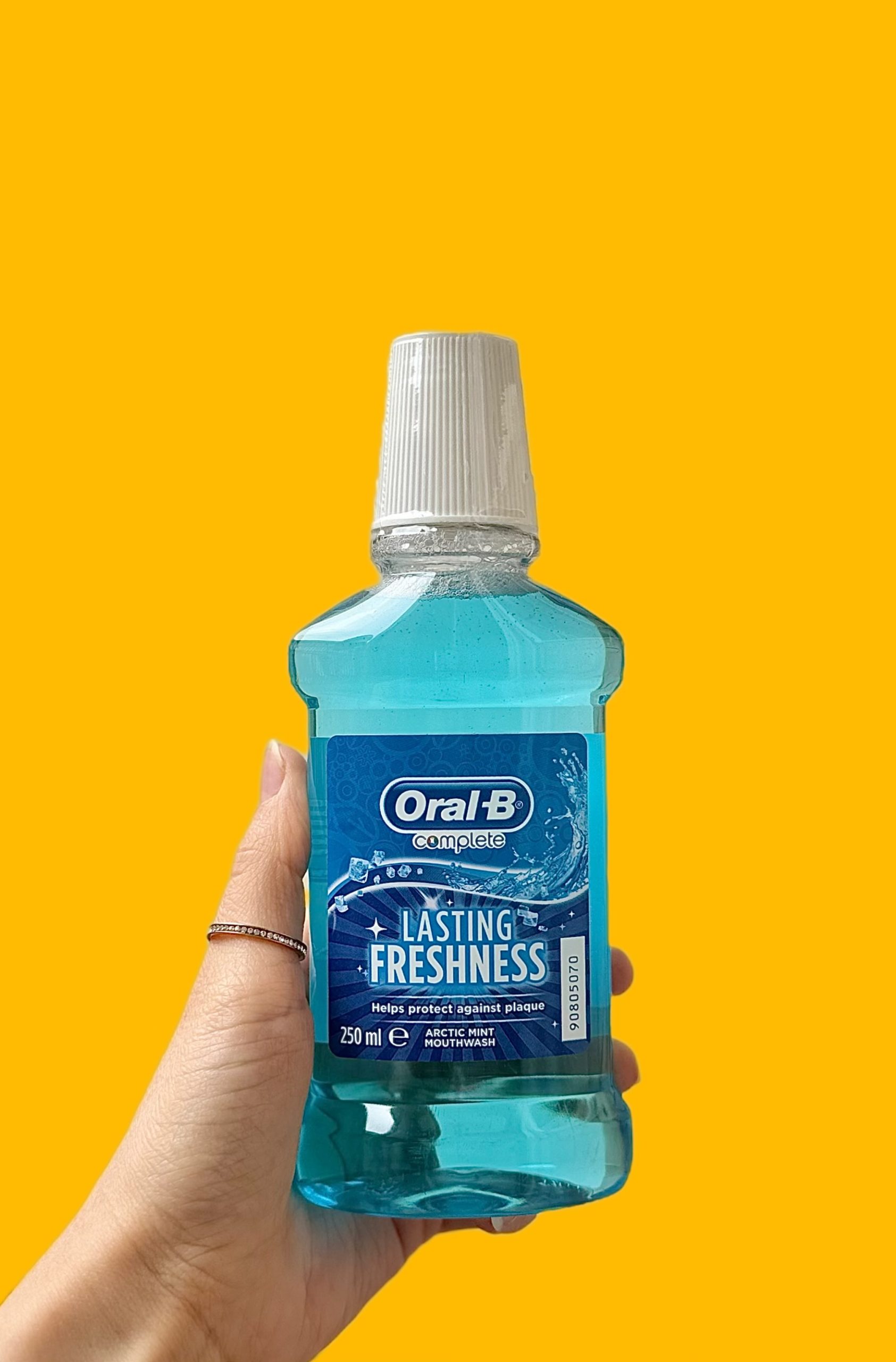 دهانشویه نعنایی اورال بی Oral B مدل Lasting Freshness حجم 250 میلی