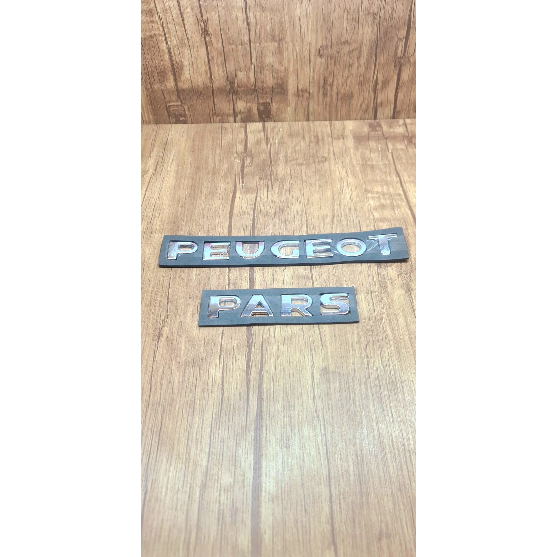 آرم استیل نوشته روی صندوق پژو پارس بسته 2 عددی( PEUGEOT -- PARS)
