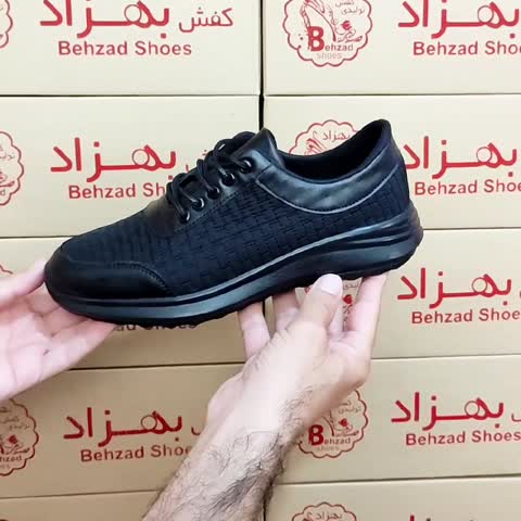 کتونی دخترانه زنانه رنگ مشکی سایز 37 تا 40 زیره پیو لژ 3 سانتی کفی طبی رویه چرم صنعتی و پارچه کاپشنی سبک و راحت