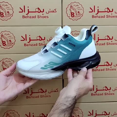کتونی آدیداس پسرانه مردانه سایز 41 تا 45 رنگ سفید سبز بند پُمپی زیره کپسولی لژ 4 سانتی کفی طبی رویه بافت خارجی سبک راحت