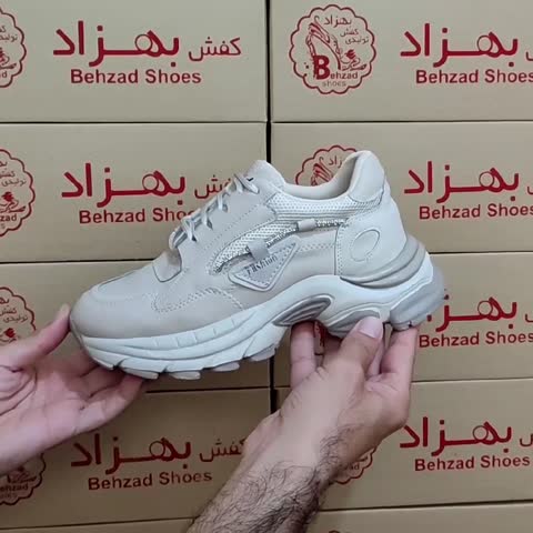 کتونی fashion دخترانه زنانه رنگ کرم سایز 37 تا 40 زیره پیو  کفی طبی لژ چهار و نیم سانتی رویه چرم صنعتی و راشل سبک و راحت