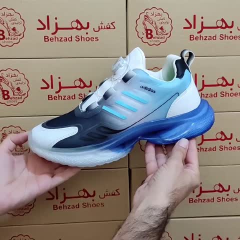 کتونی آدیداس پسرانه مردانه سایز 41 تا 45 رنگ مشکی آبی پُمپی فنری زیره کپسولی لژ 4 سانتی کفی طبی رویه بافت خارجی