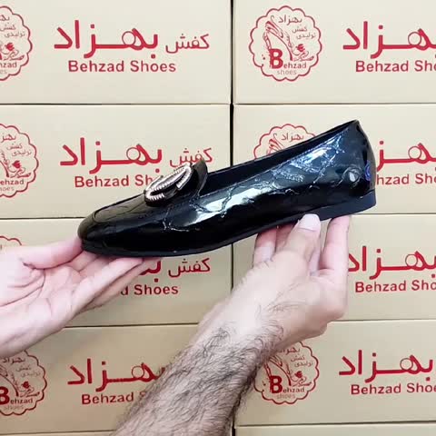 کالج راحتی ورنی دخترانه زنانه رنگ  مشکی سایز 37 تا 41 زیره pvc پاشنه یک سانتی رویه ورنی سبک راحت 