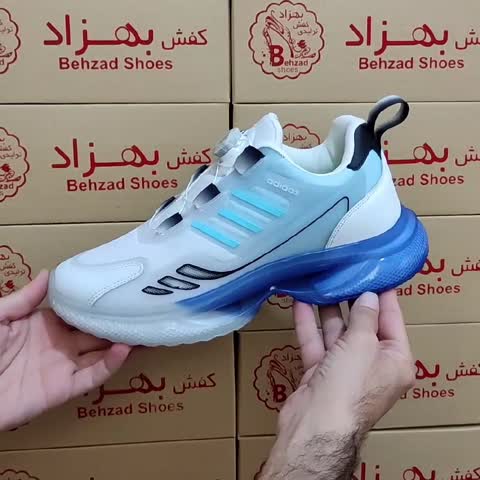کتونی آدیداس پسرانه مردانه سایز 41 تا 45 رنگ سفید آبی بند پُمپی فنری زیره کپسولی لژ 4 سانتی کفی طبی رویه بافت خارجی 