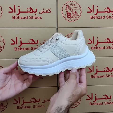 کتونی نگینی بچه گانه دخترانه رنگ کرم سایز 33 تا 37 زیره پیو بند کشی لژ 5 سانتی رویه چرم صنعتی سبک و راحت