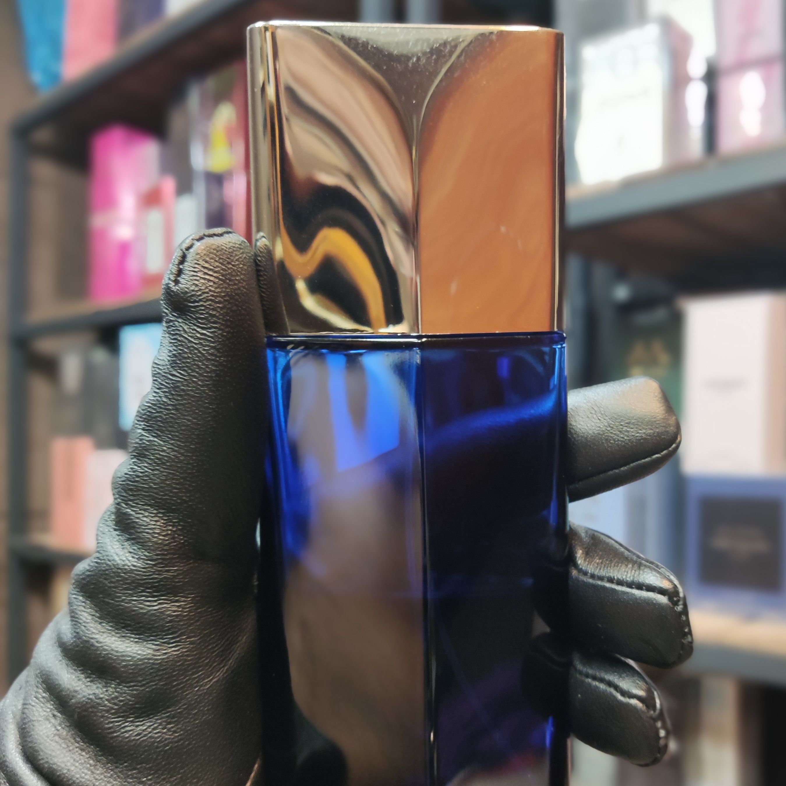 دکانت (دستریز) عطر ایسه میاکه لئو بلو د ایسه پور هوم ISSEY MIYAKE - L Eau Bleue d Issey Pour Homme از عطر اورجینال