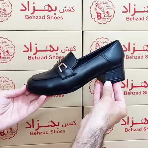 کفش زنانه دخترانه سایز 37 تا 40 رنگ مشکی زیره پیو پاشنه 4 سانتی رویه چرم صنعتی سبک و راحت