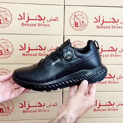کتونی ecco مردانه پسرانه سایز 40 تا 45 رنگ مشکی زیره پیو کفی طبی لژ 4 سانتی بند پُمپی فنری رویه چرم صنعتی