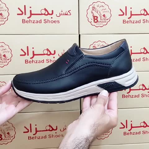 کفش مردانه پسرانه سایز 40 تا 45 رنگ مشکی زیره پیو لژ 3 سانتی رویه چرم صنعتی سبک و راحت