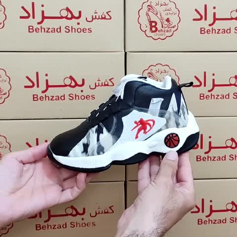 کتونی طرح بسکتبال بچه گانه اسپرت پسرانه سایز 31 تا 37 رنگ مشکی سفید زیره پیو لژ 4 سانتی بند پمپی فنری رویه چرم صنعتی 