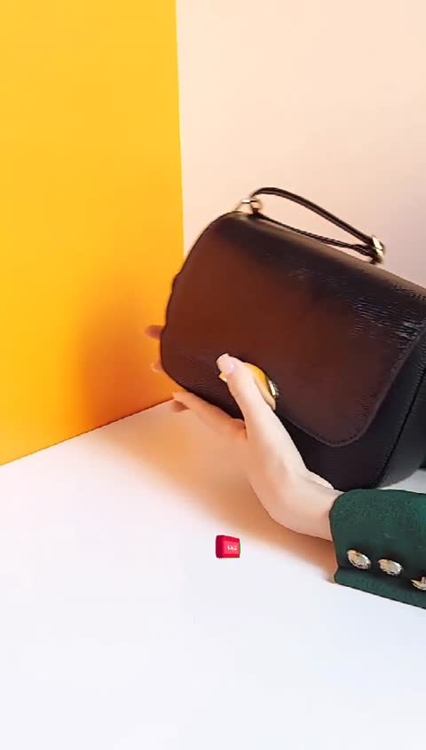 کیف دوشی چرم طبیعی زنانه و دخترانه کد 402 چرم گاوی 