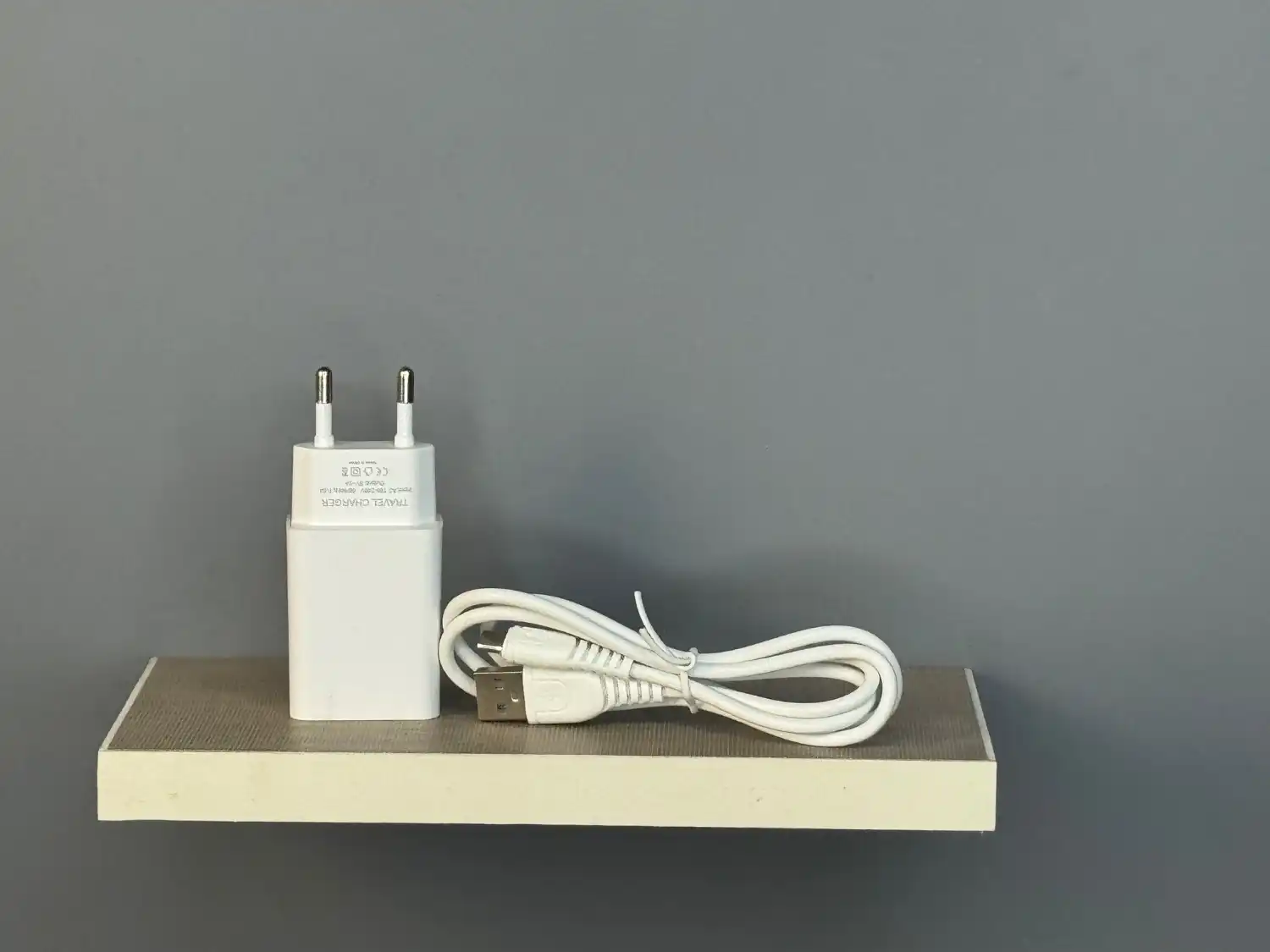 کلگی شارژر دیواری اصلی مدل Original Certified Products Fast Charger Y-74 2A کد1059