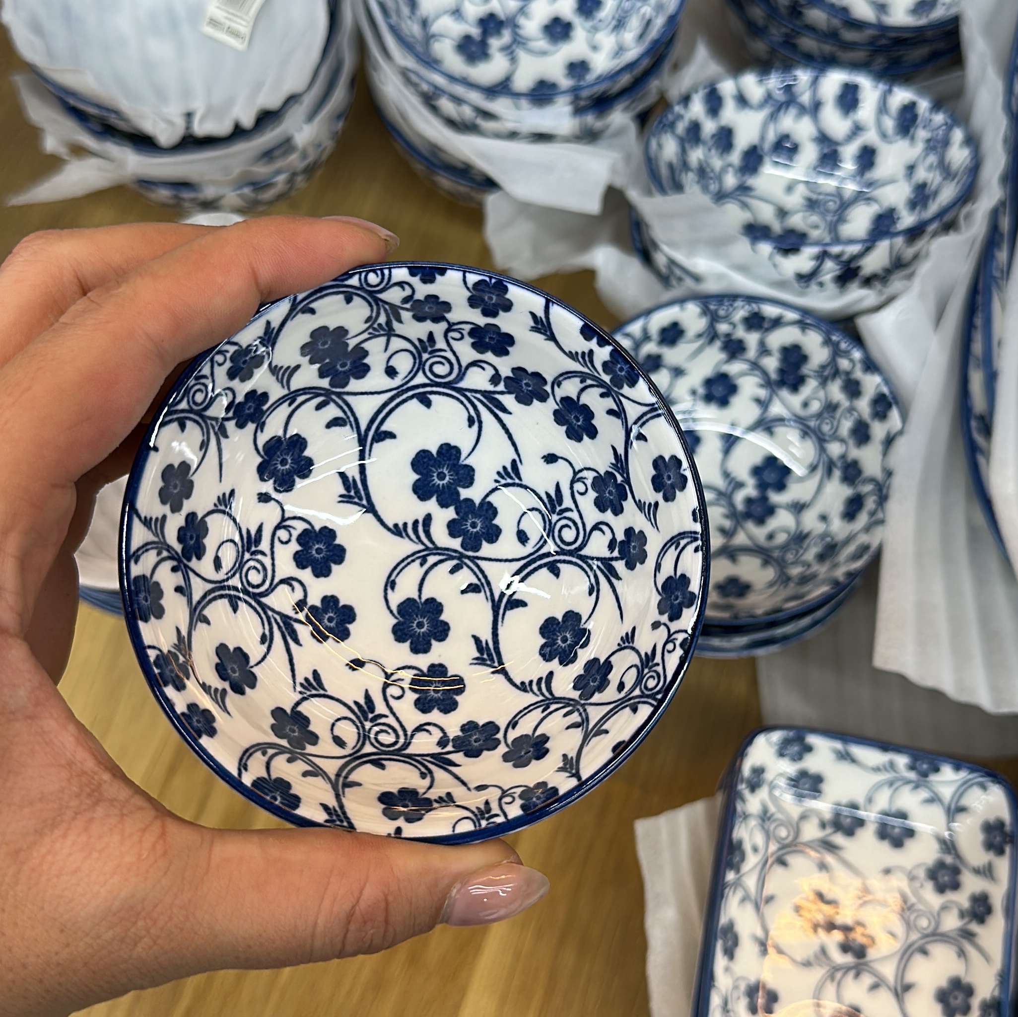 کاسه گرد کوچک ترشی خوری