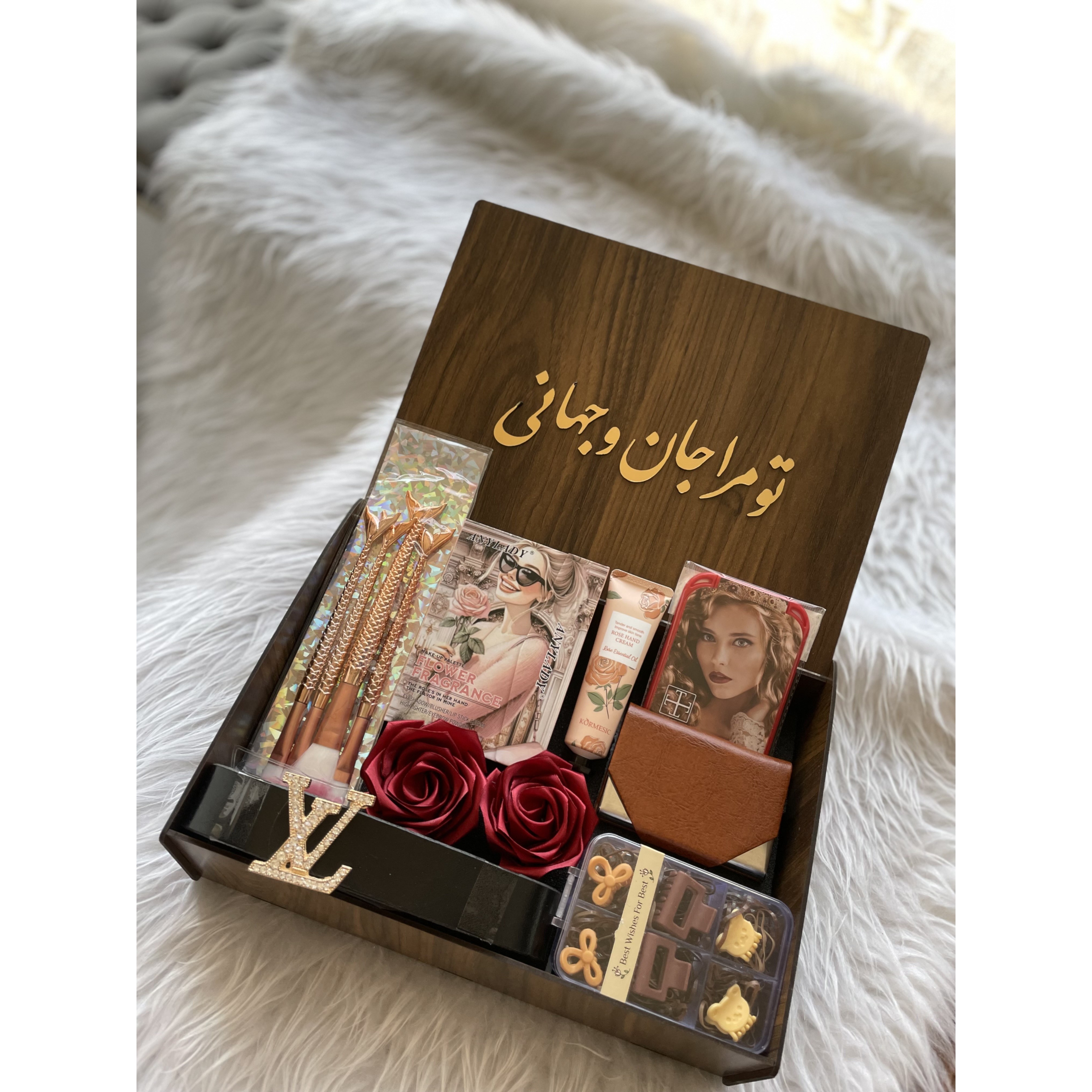 (ارسال رایگان) باکس هدیه زنانه و دخترانه لاکچری سایه جاکارتی ست براش کمربند پک کش مو باکس چوبی کادو ولنتاین 30