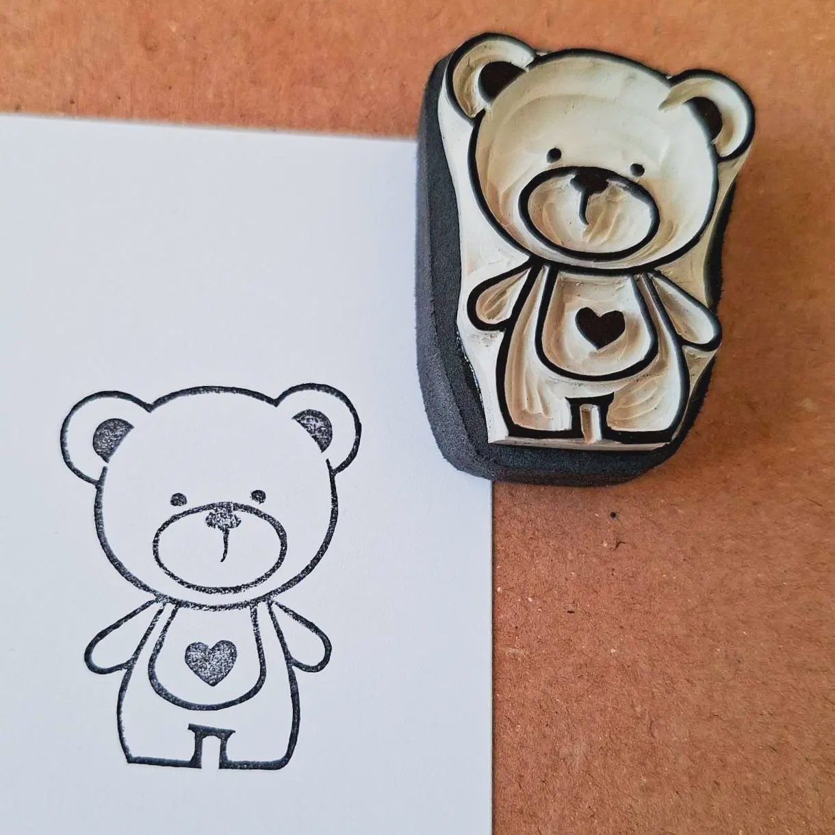 مهر لینویی دستساز Bear Heart برند Negin Stamp کد NST-1002